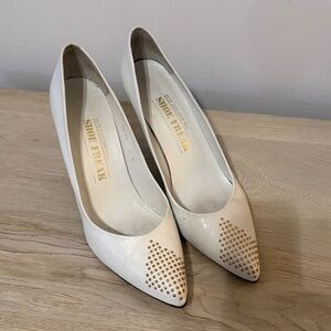Vintage Shoe Freak Studded Gold White Heels Size 8